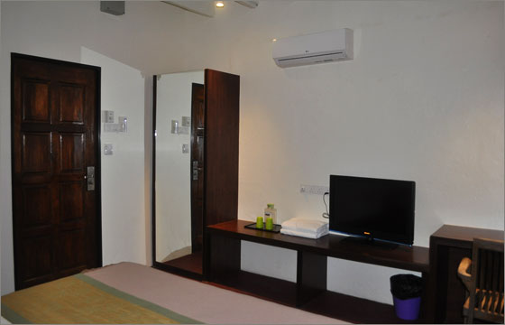 Red Inn Court heritage building details